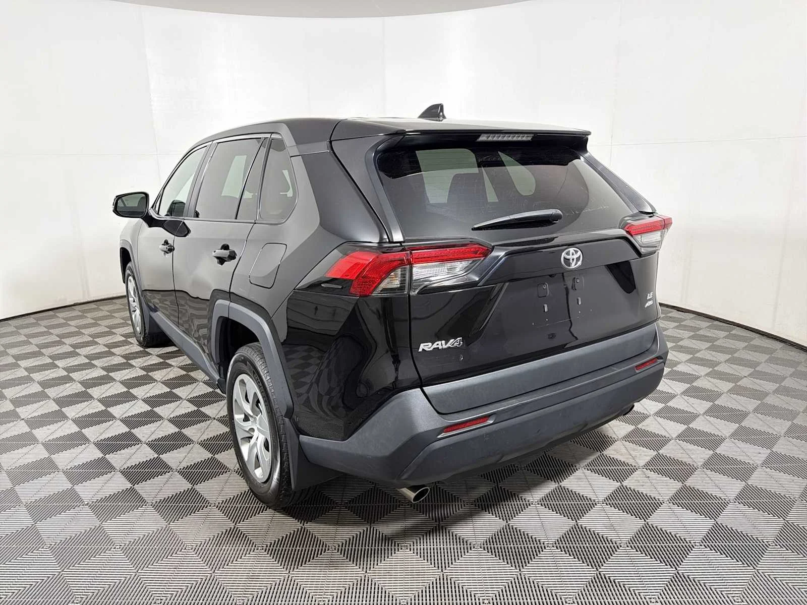 Used 2022 Midnight Black Metallic Toyota LE image 5
