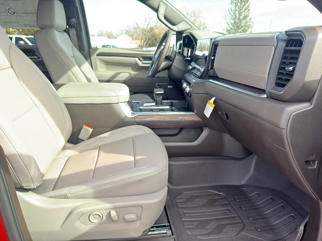 2026 GMC Sierra 1500 SLT - Photo 17