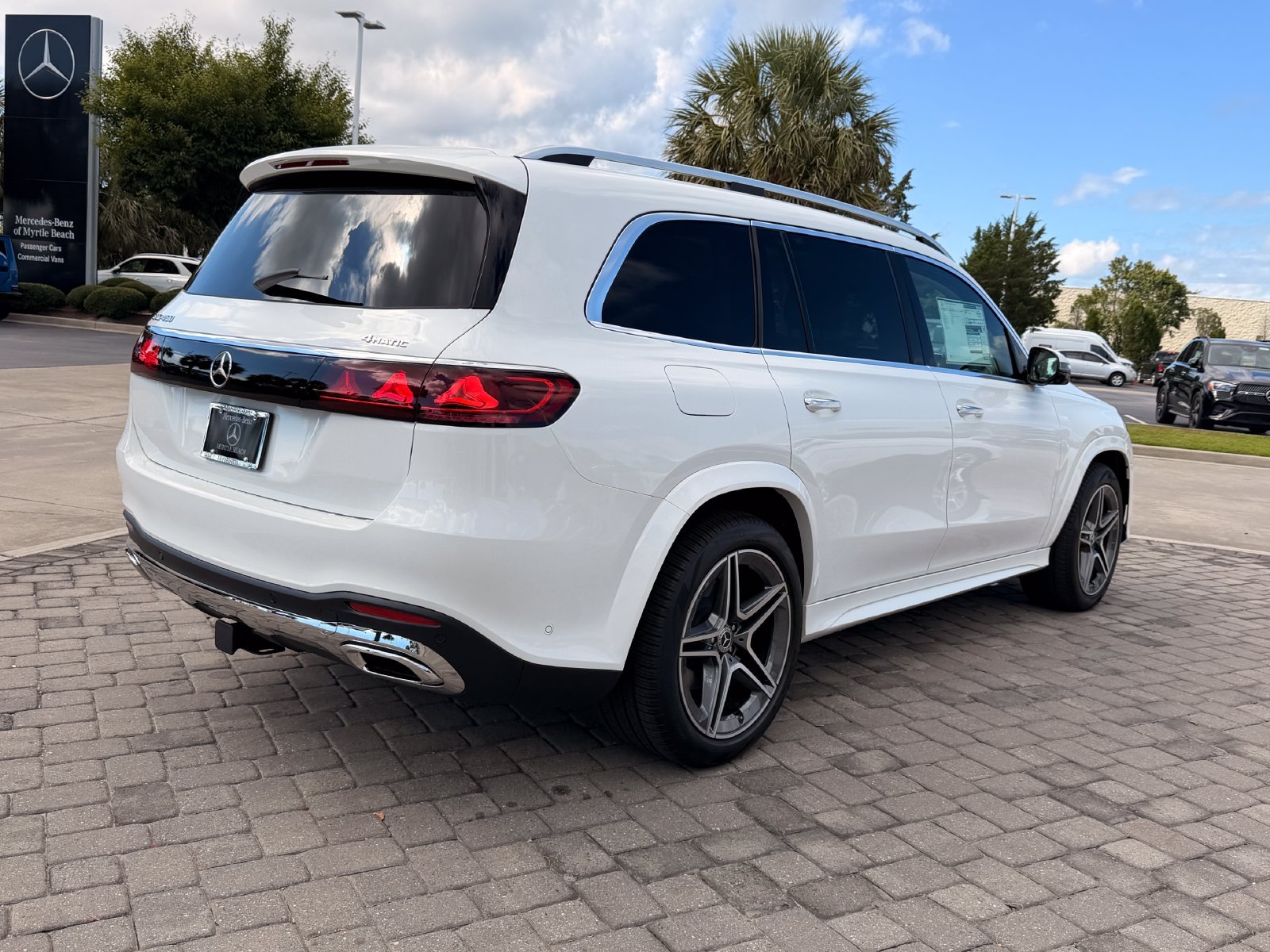 New 2027 White Mercedes-Benz GLS 450 image 8