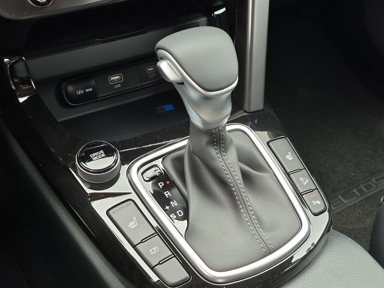 New 2026 Pluton Blue Kia EX image 16