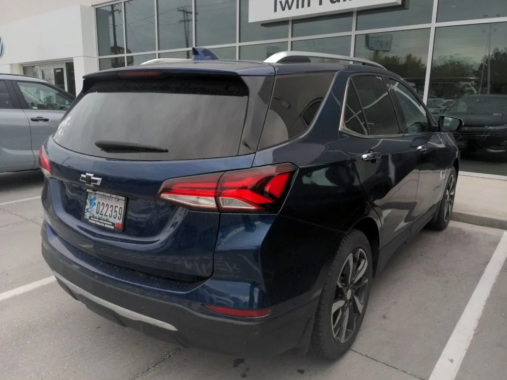 Used 2022 Blue Chevrolet Premier image 3