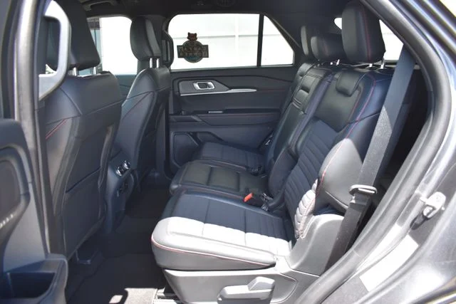 Used 2025 Gray Ford ST-Line image 14