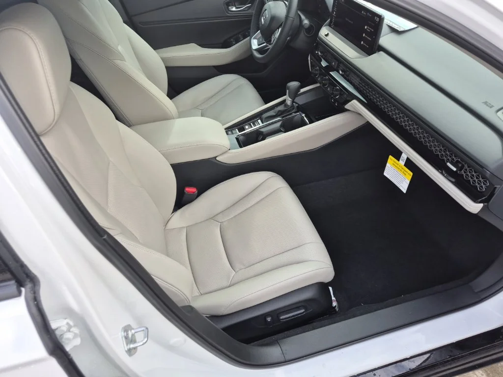 New 2026 Platinum White Pearl Honda Touring image 21