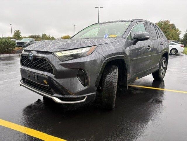 Certified Used 2022 Magnetic Gray Metallic Toyota SE image 6
