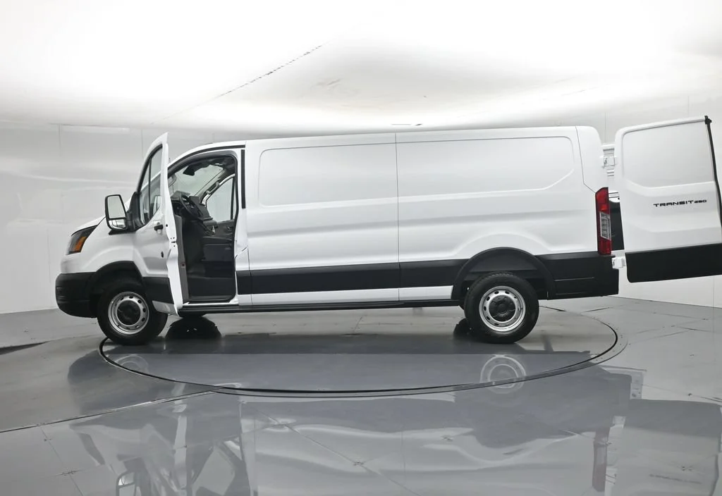 New 2026 Oxford White Ford Base image 4
