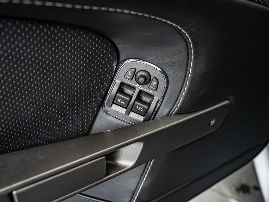 Used 2015 Skyfall Silver Aston Martin  image 21