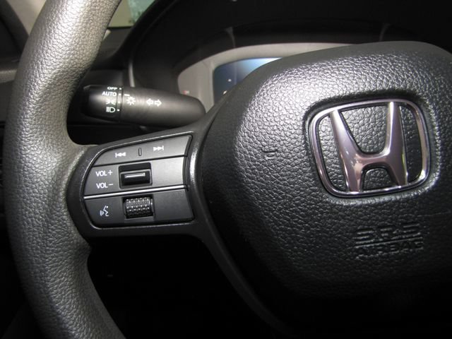 Used 2023 Lunar Silver Metallic Honda LX image 5
