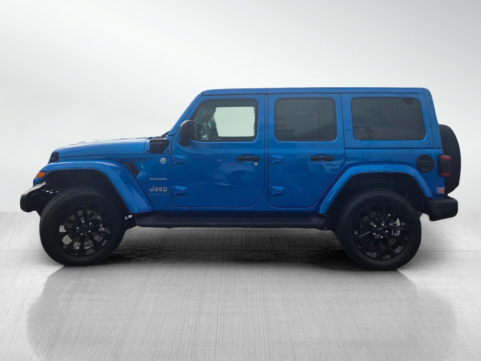 Certified Used 2024 Hydro Blue Pearlcoat Jeep Sahara image 4