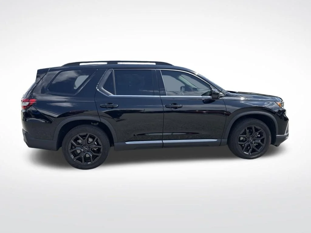 Used 2025 Black Honda Touring image 5