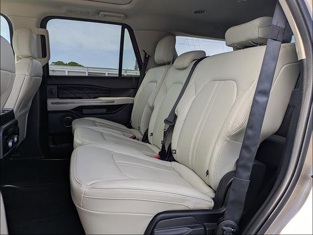 2020 Ford Expedition Platinum - Photo 16