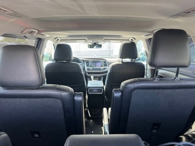 Used 2019 Midnight Black Metallic Toyota XLE image 22
