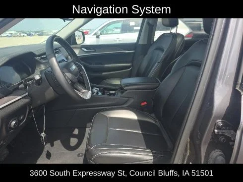 Used 2023 Gray Jeep Limited image 8