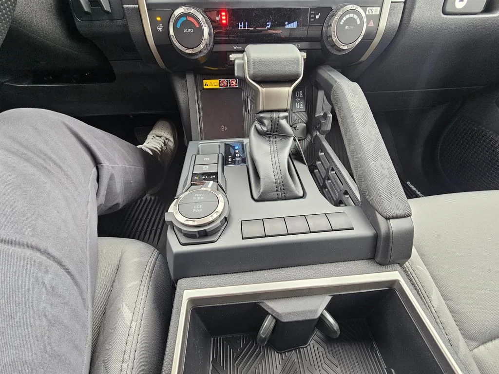 2026 Toyota Tacoma SR5 - Photo 12