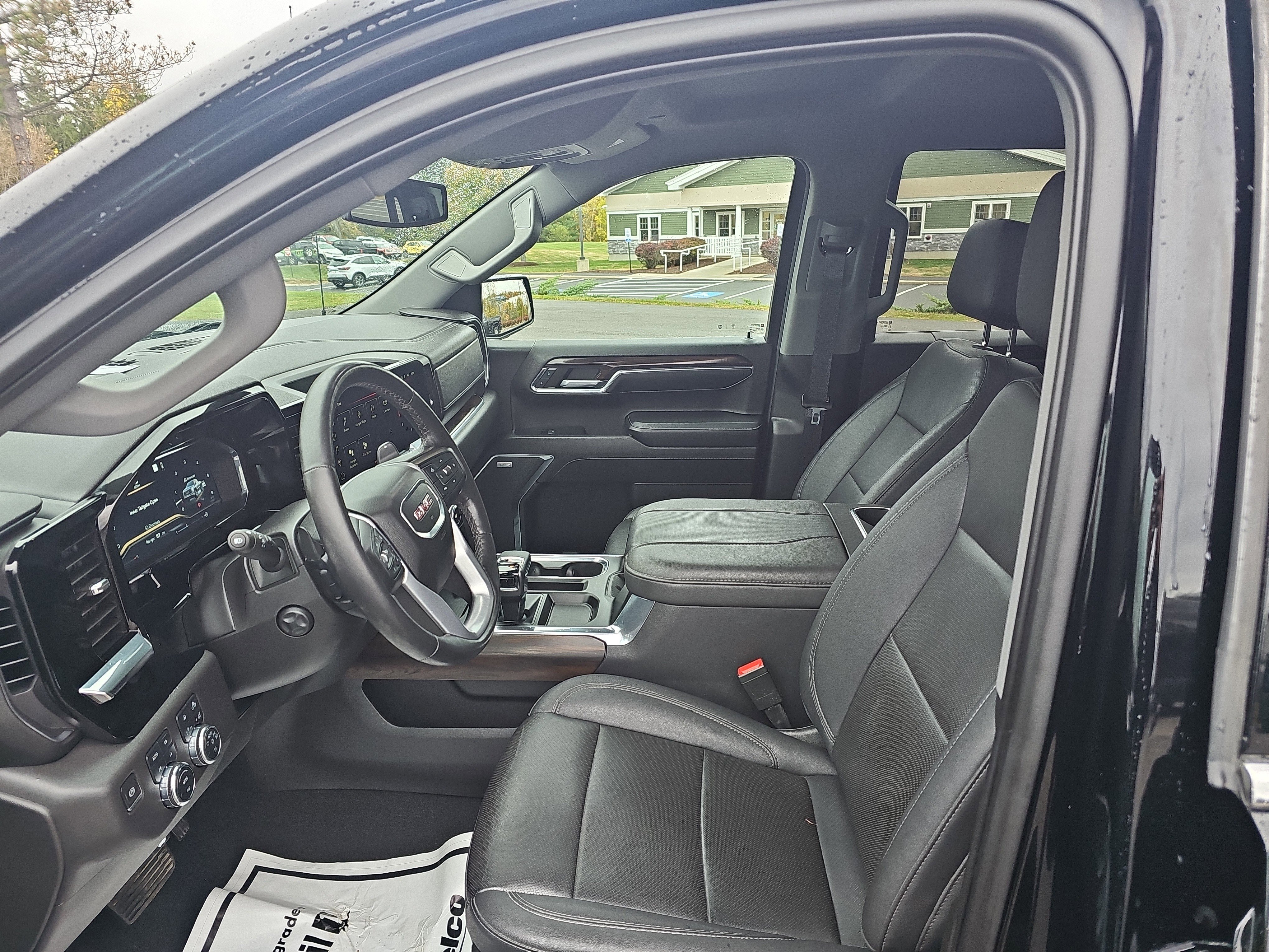 Used 2023 Onyx Black GMC SLT image 10