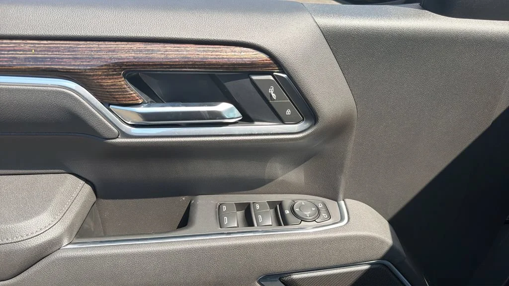 New 2026 Sterling Metallic GMC Elevation image 25
