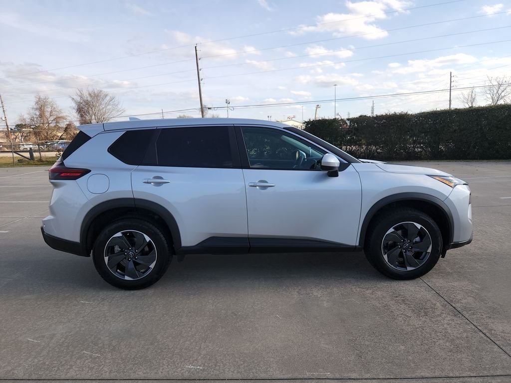 Used 2025 Silver Nissan SV image 4