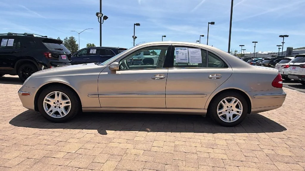Used 2005  Mercedes-Benz E 320 image 6