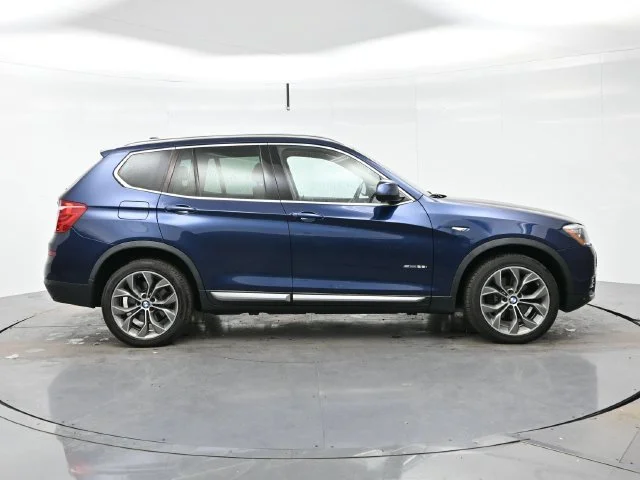 Used 2017 Blue BMW sDrive28i image 8