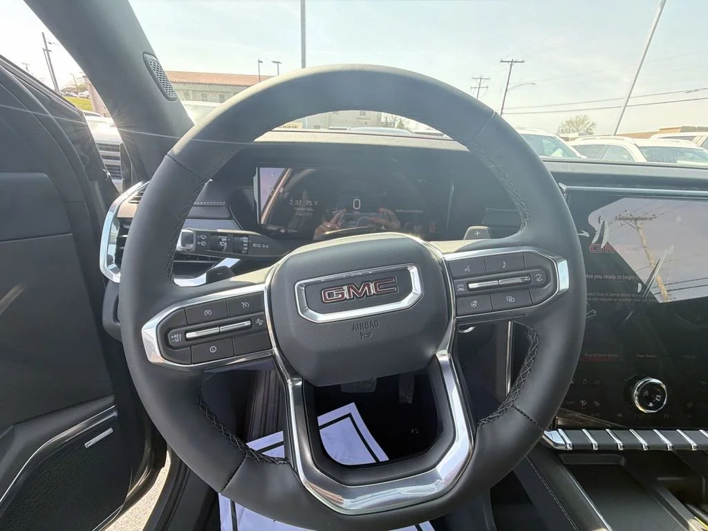 New 2026 Sterling Metallic GMC Elevation image 14