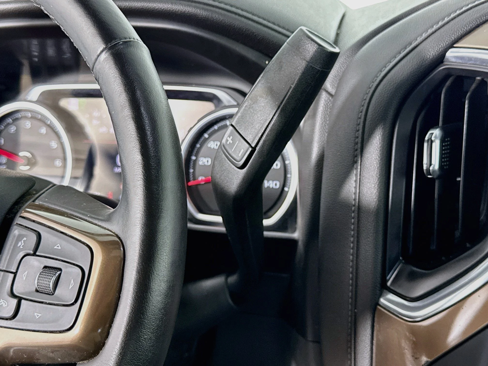 Used 2019 HAVANA BROWN METALLIC Chevrolet High Country image 19