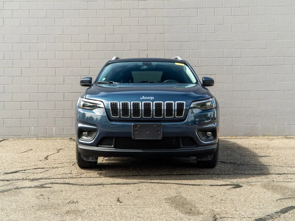 Used 2019 Blue Jeep Latitude image 10