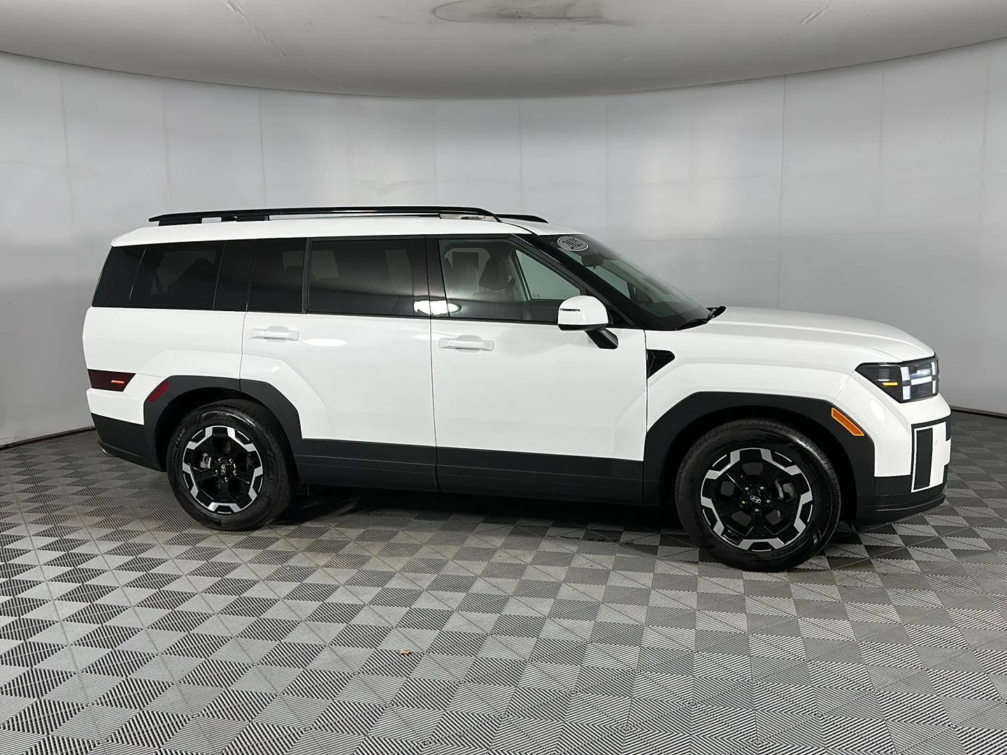 Used 2025 Serenity White Hyundai SEL image 4