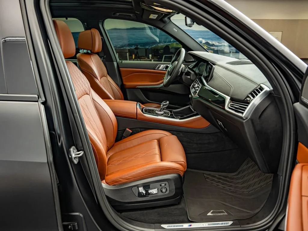 Used 2023 Special Order Color BMW M50i image 40