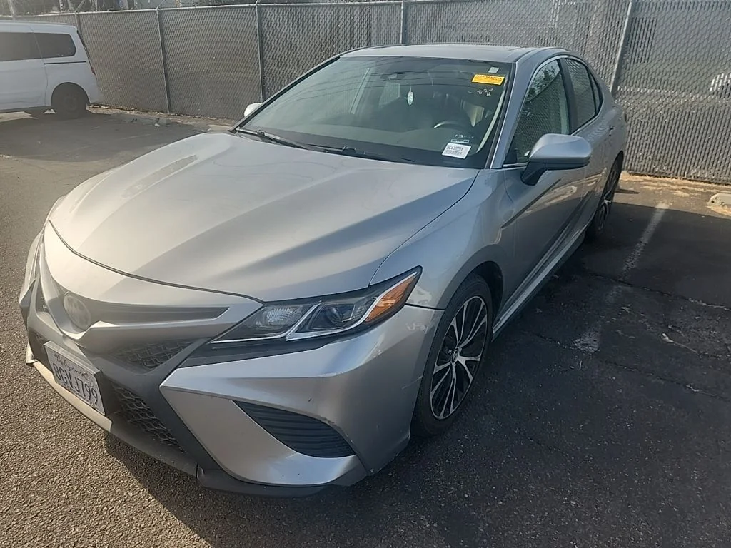 Used 2019 Silver Toyota SE image 4