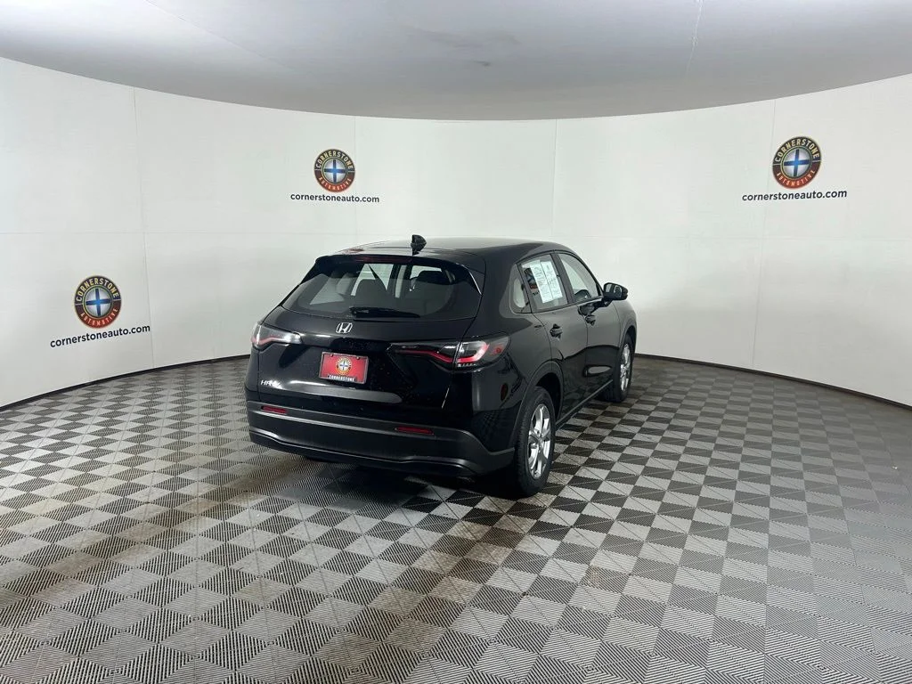 Used 2025  Honda LX image 18