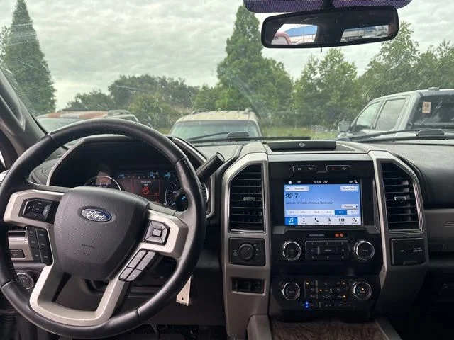 Used 2019  Ford Lariat image 11