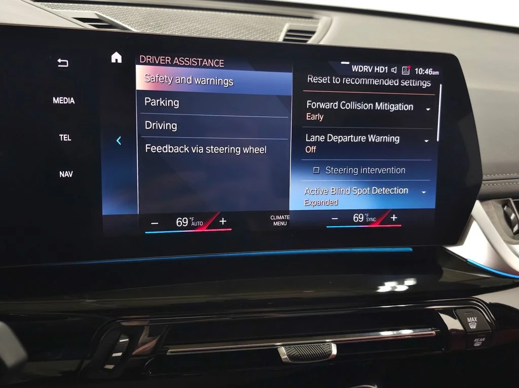 Used 2023 White BMW xDrive28i image 24