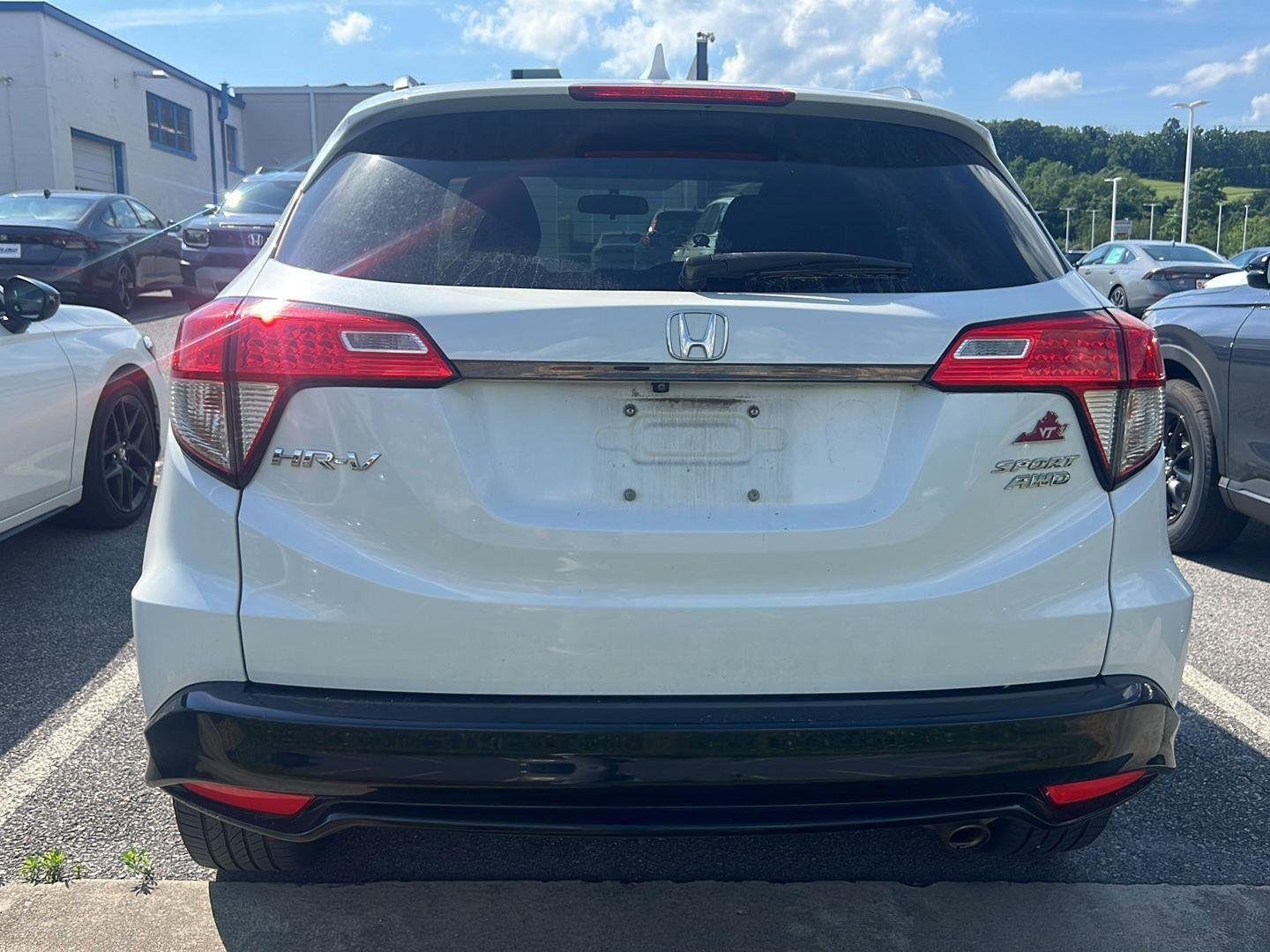 Used 2021 Platinum White Pearl Honda Sport image 3