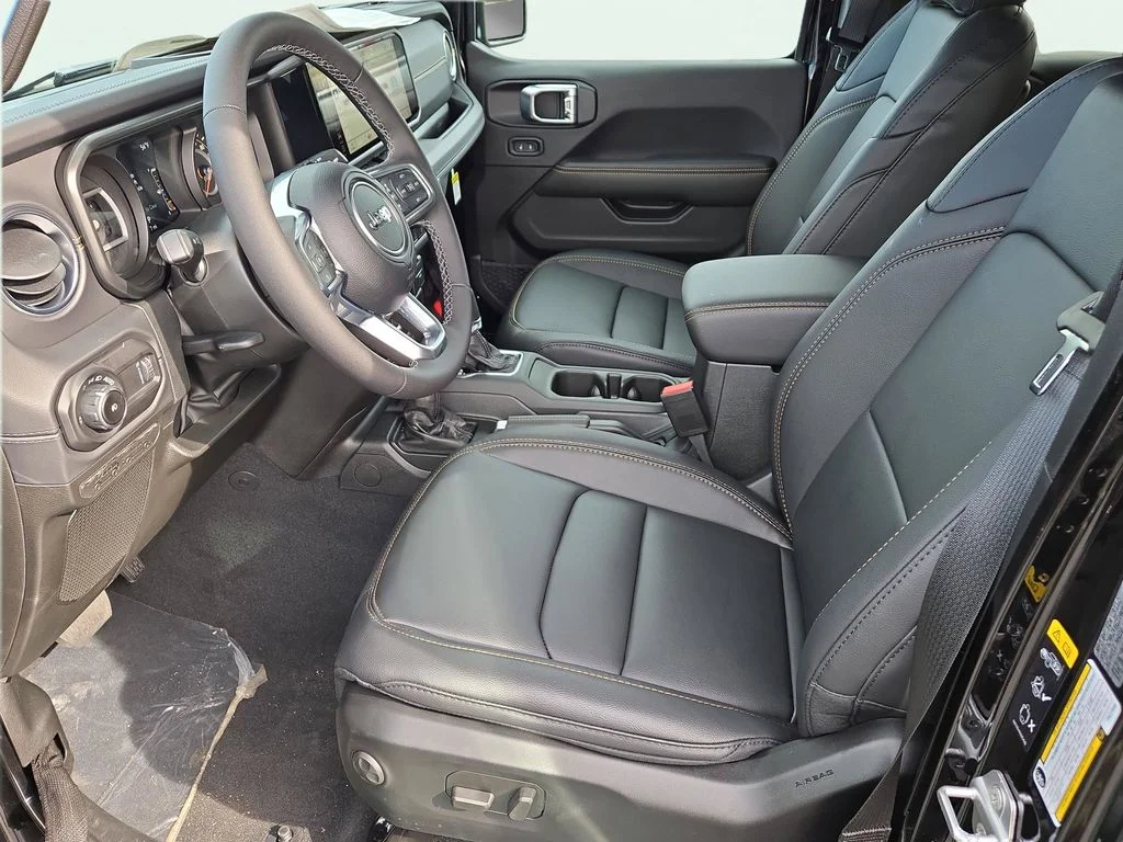 New 2026 Black Clear-Coat Exterior Paint Jeep Sahara image 15