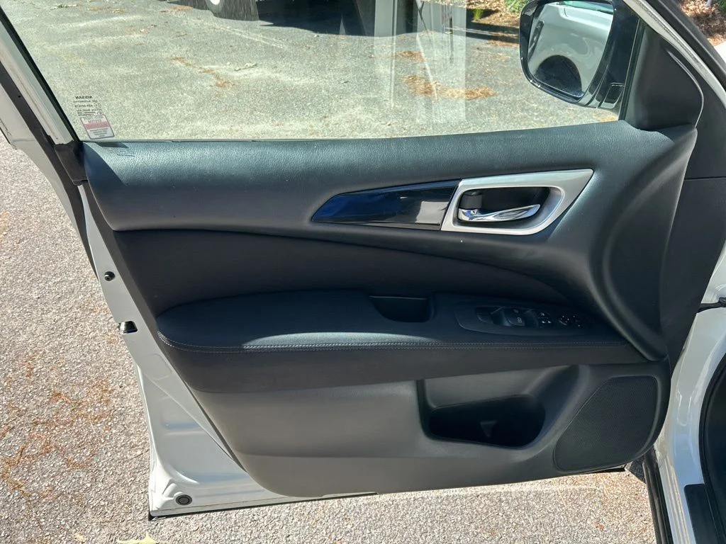Used 2017 White Nissan SV image 14