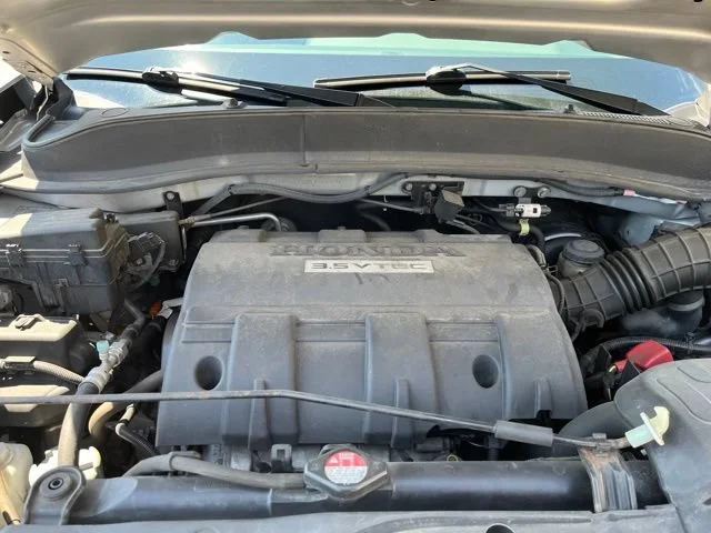 Used 2014 Alabaster Silver Metallic Honda SE image 25