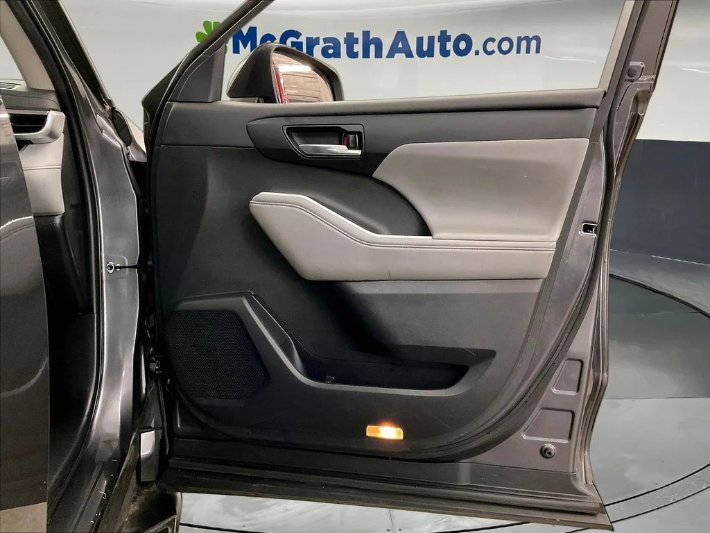 Used 2022 Gray Toyota XLE image 28