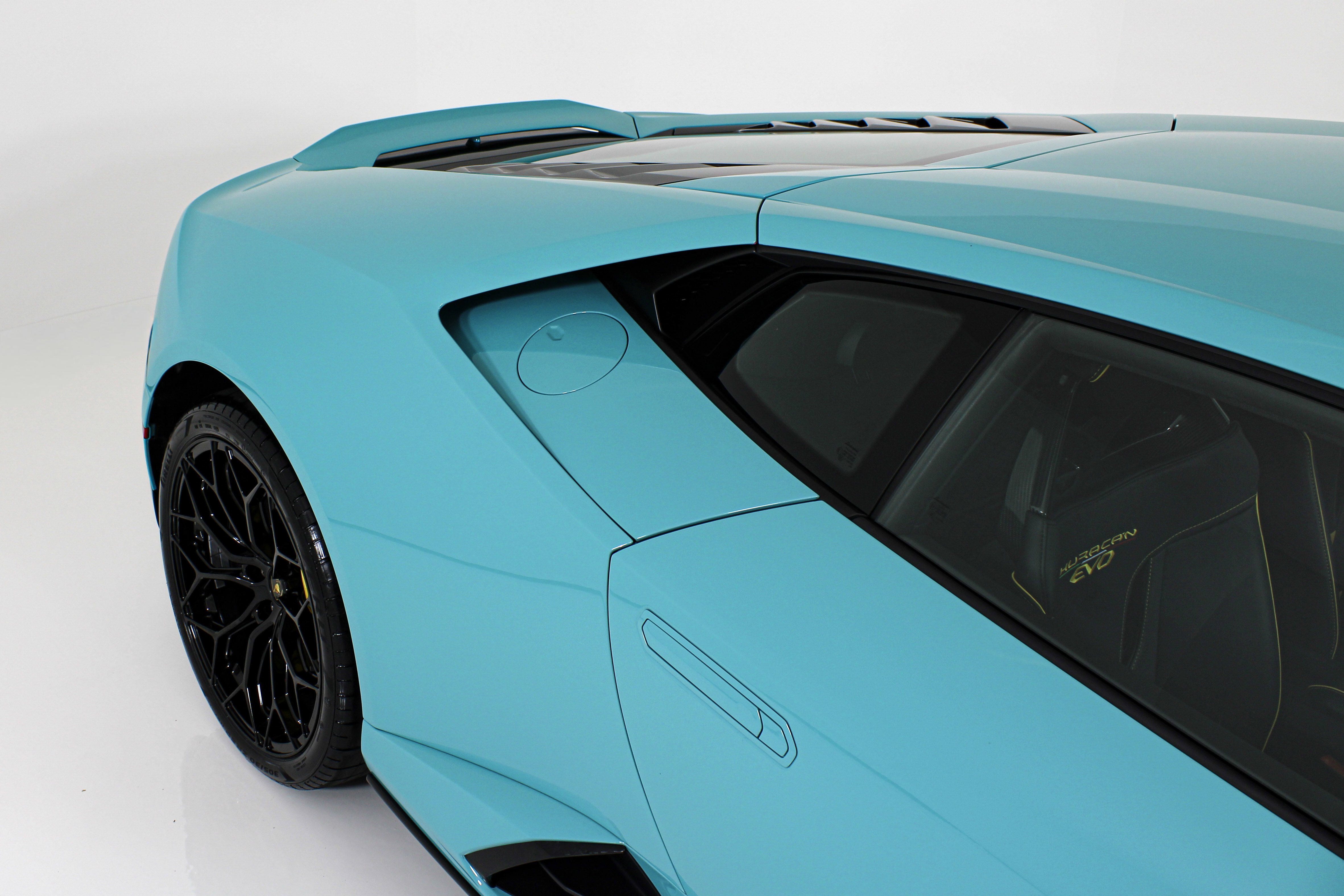 Used 2021 Blue Lamborghini  image 17