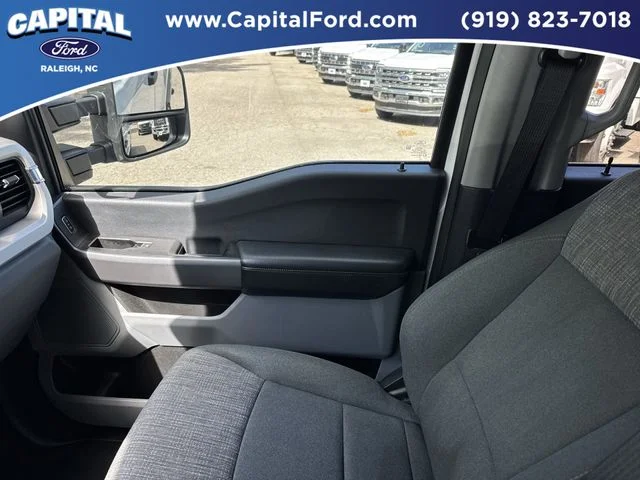 Used 2025 White Ford XLT image 28