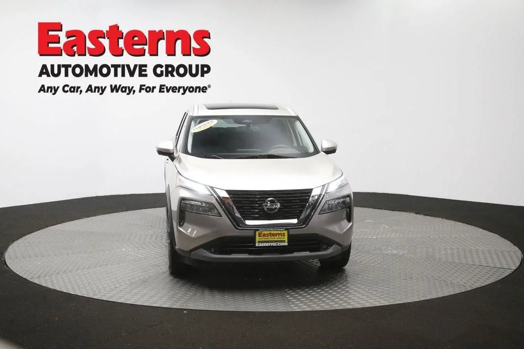 Used 2021 Gold Nissan SL image 56