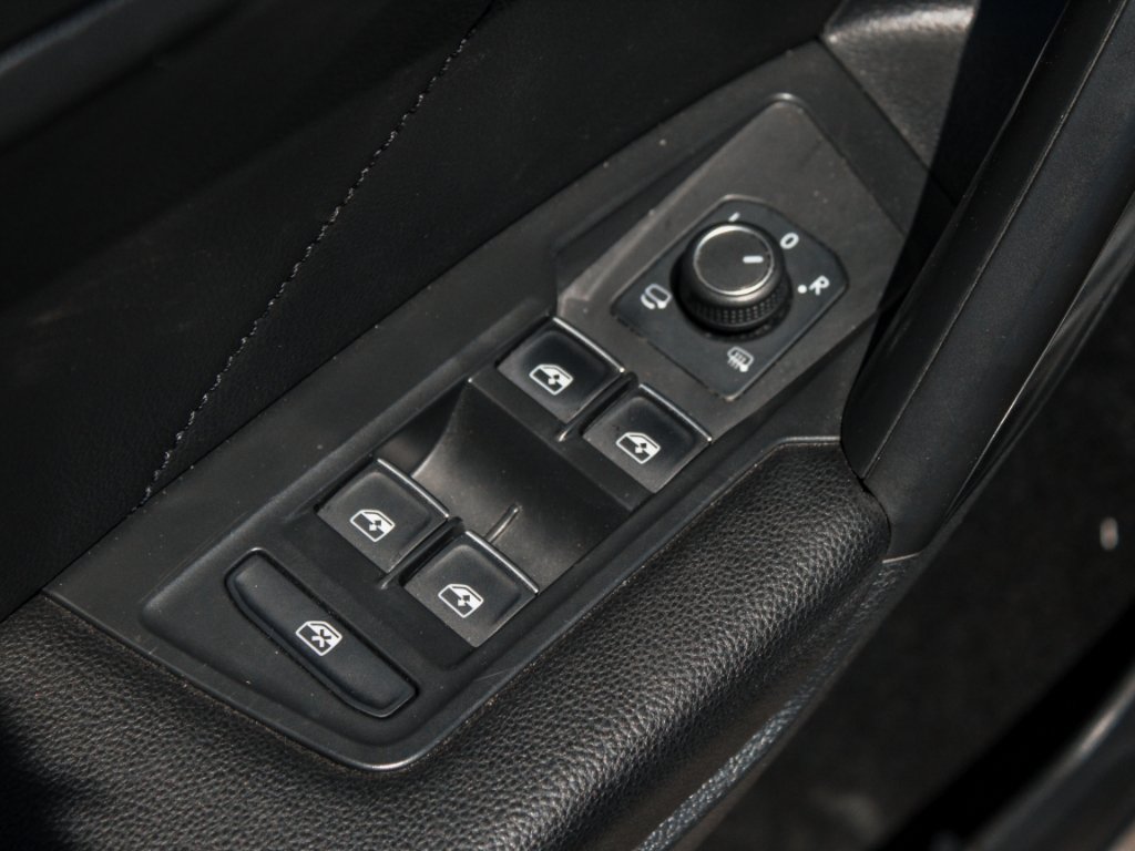 Used 2021 Platinum Gray Metallic Volkswagen SEL Premium R-Line image 10