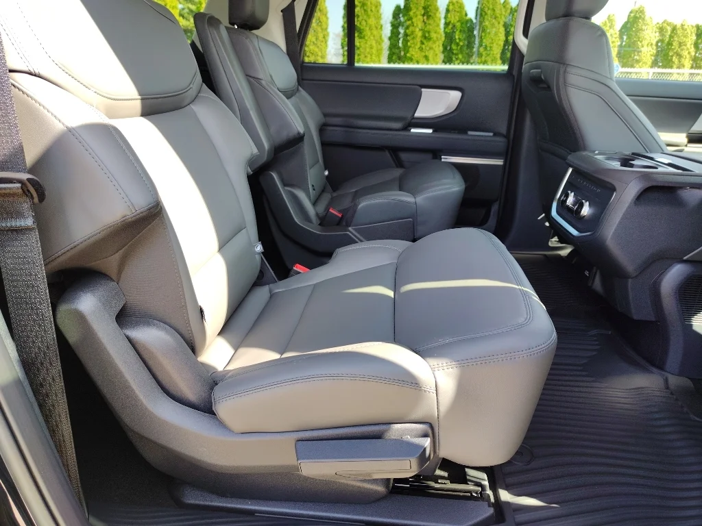 New 2026 Agate Black Metallic Ford MAX Active image 16