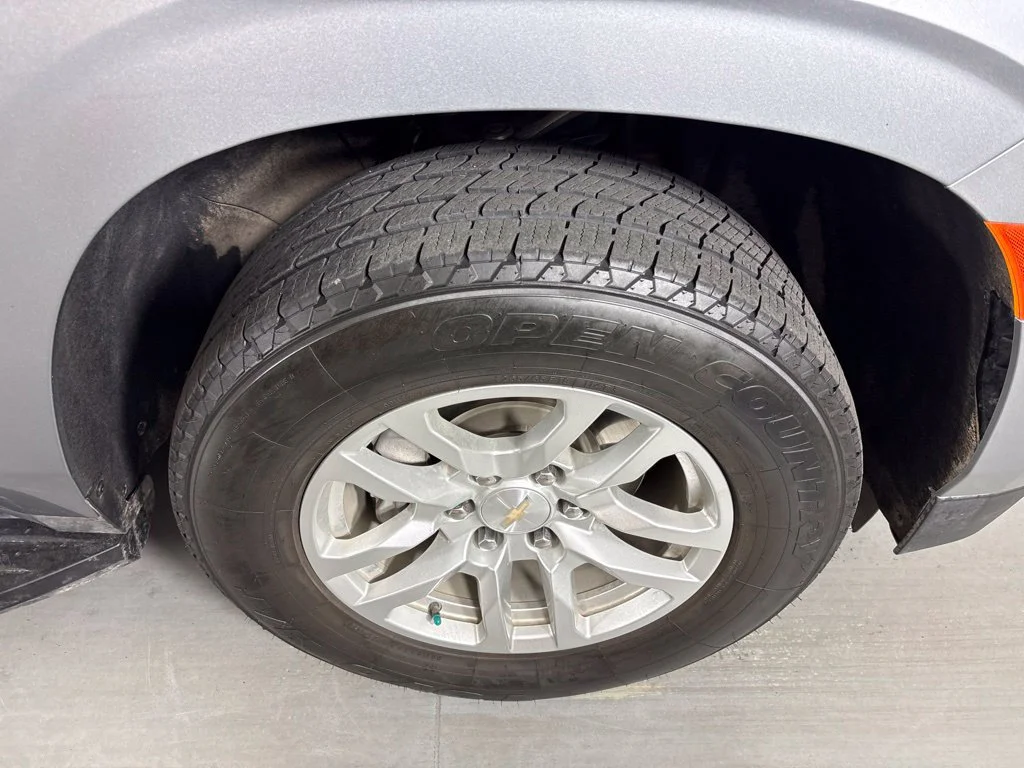 Used 2023 STERLING GRAY METALLIC Chevrolet LT image 14