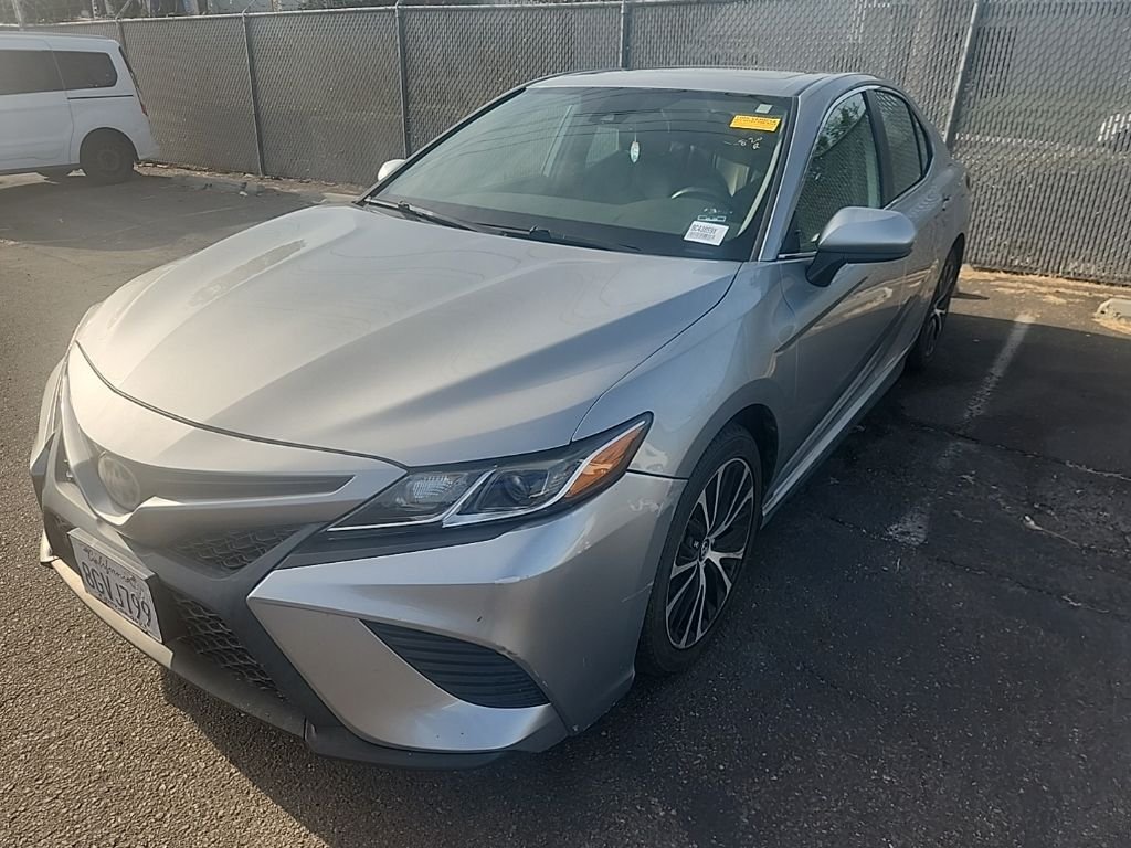 Used 2019 Silver Toyota SE image 4