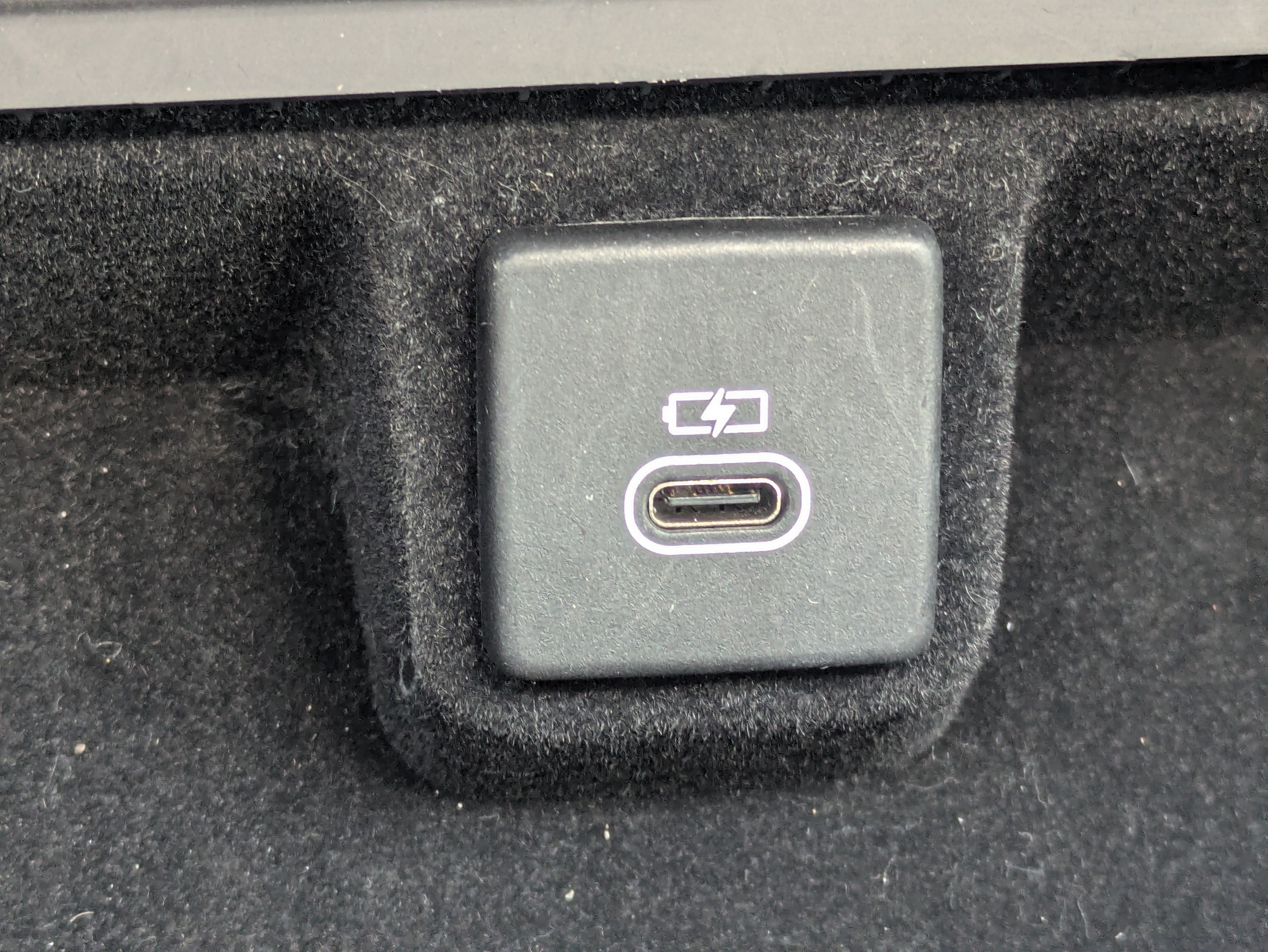 Used 2023 Fuji White Land Rover SE image 23