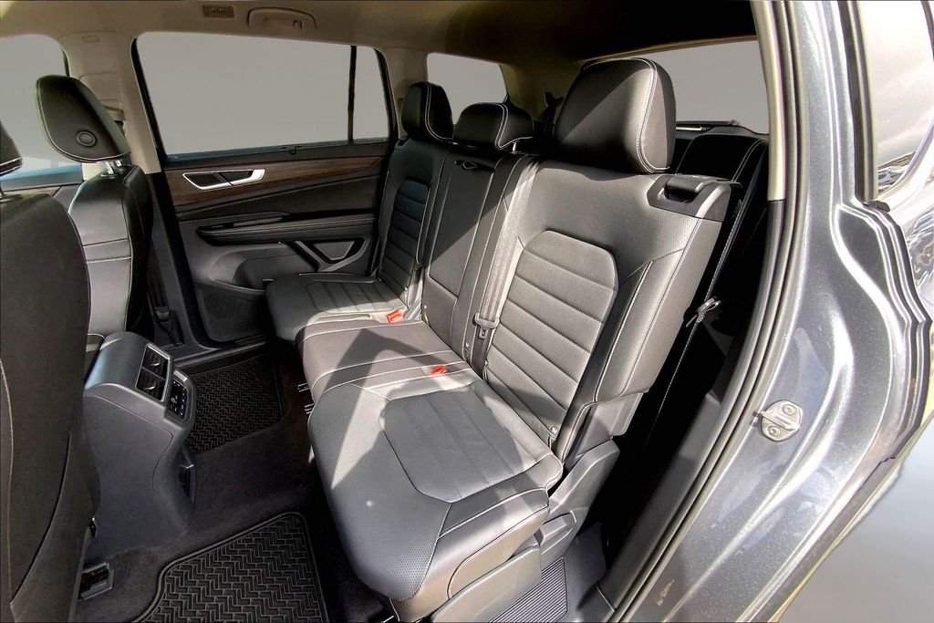 Used 2024 Gray Volkswagen 2.0T SEL image 24