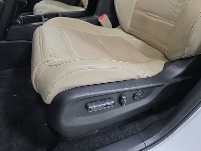 Used 2021  Honda EX-L image 29