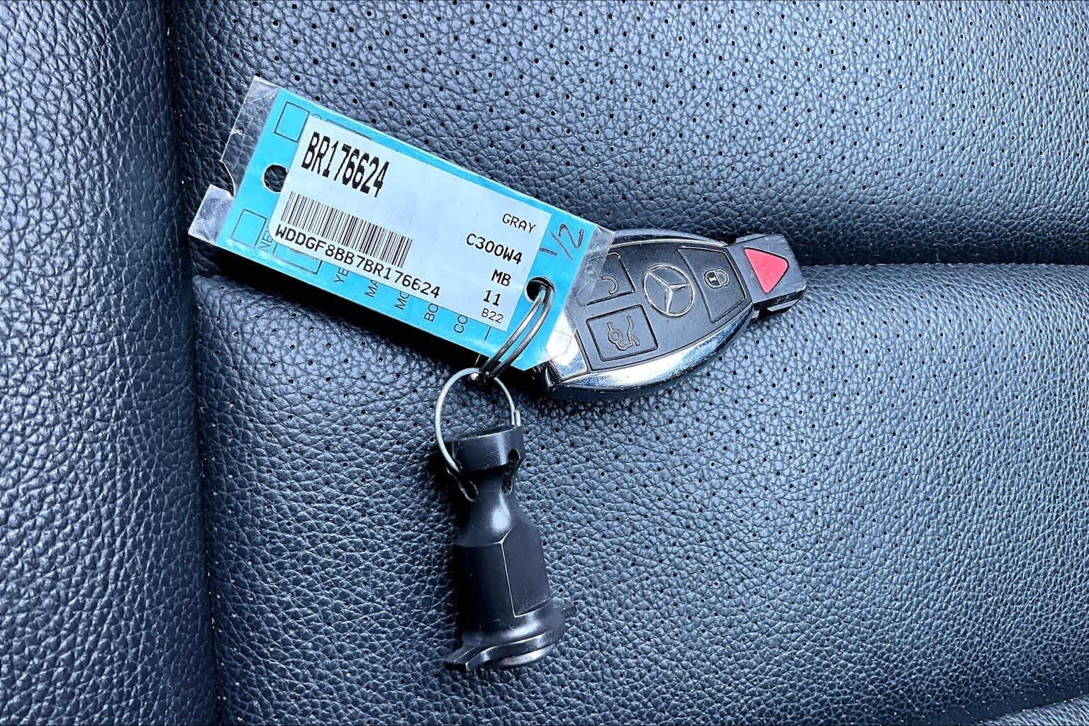 Used 2011 Iridium Silver Metallic Mercedes-Benz C 300 Sport image 13