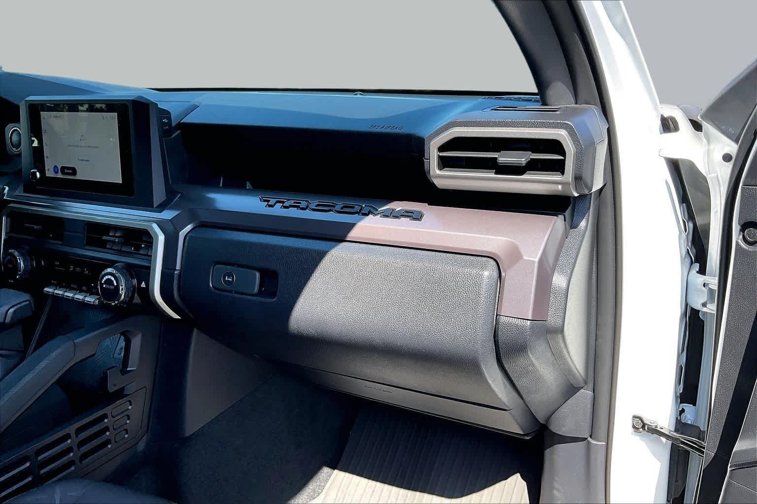 Used 2026 Ice Cap Toyota SR5 image 17