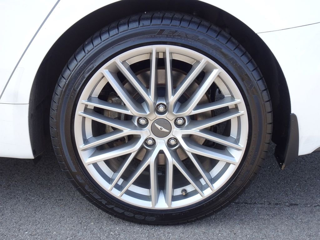 Used 2021 White Genesis 2.0T image 25
