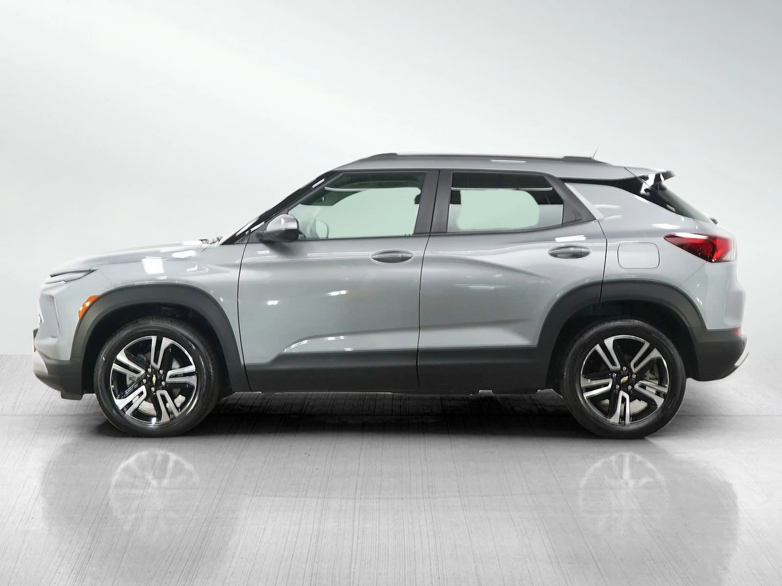 Used 2024 Chevrolet TrailBlazer LT with VIN KL79MRSLXRB033528 for sale in Bloomington, Minnesota